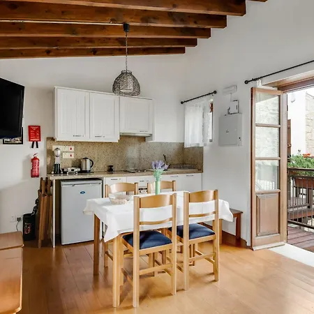 Sanders Arsorama Apartment *
