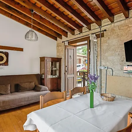 Sanders Arsorama Apartment Arsos